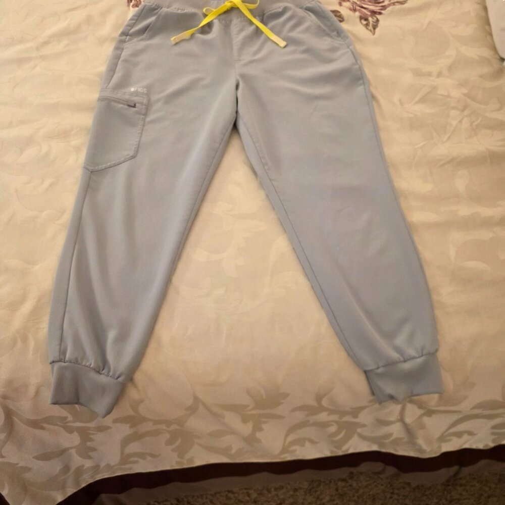 Figs High Waisted Zamora Jogger Scrub Pants - Large Petite Slate/Silver Color